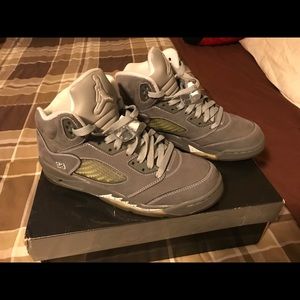 Wolf Grey 5 Air Jordan’s